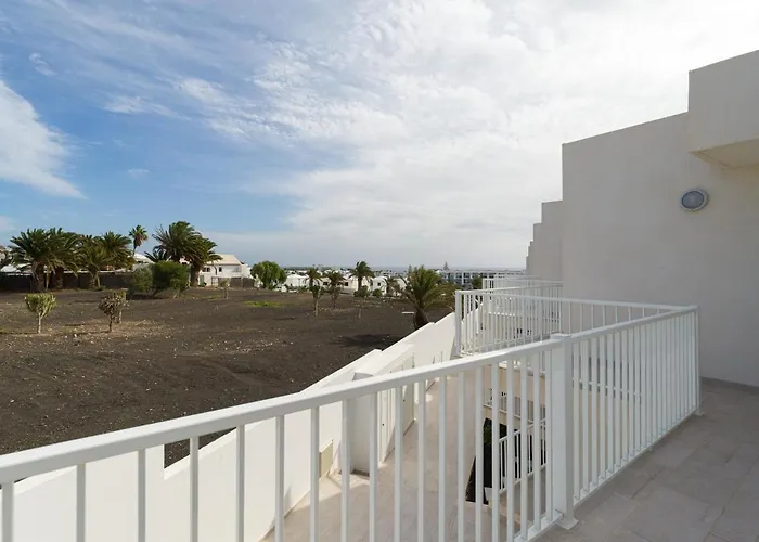 Homeforguest Sunset Senator With Pool And Terrace In アパート