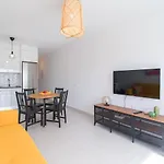 Homeforguest Sunset Senator With Pool And Terrace In