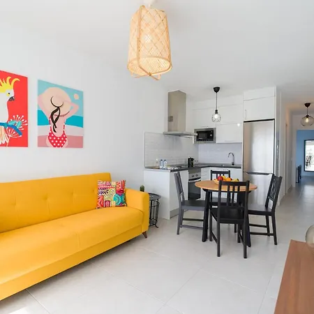 Homeforguest Sunset Senator With Pool And Terrace In * קוסטה טגוויסה