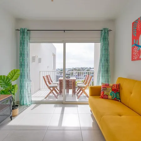 Homeforguest Sunset Senator With Pool And Terrace In