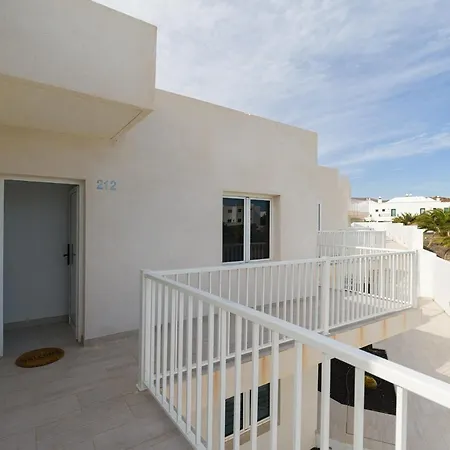Homeforguest Sunset Senator With Pool And Terrace In Apartamento